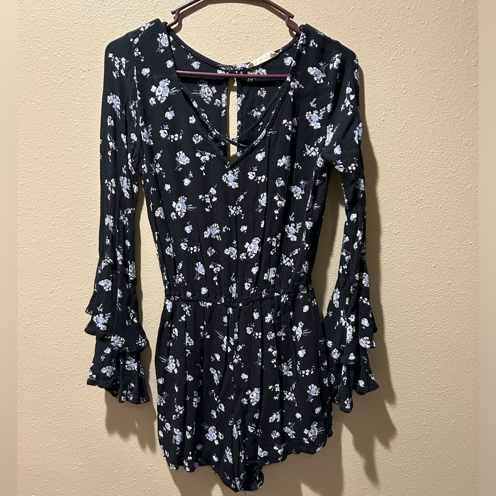 Hollister Romper‎